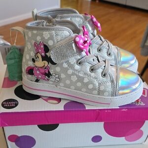 NWT Disney Minnie Light Up High Tops- 12 Toddler